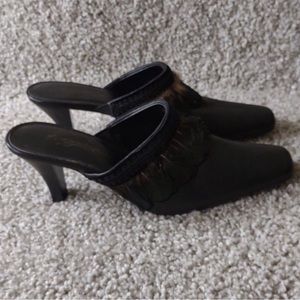 Art Effects Sonoma Black Feathered Slide On Leather Heeled Mules Women's 8 EUC